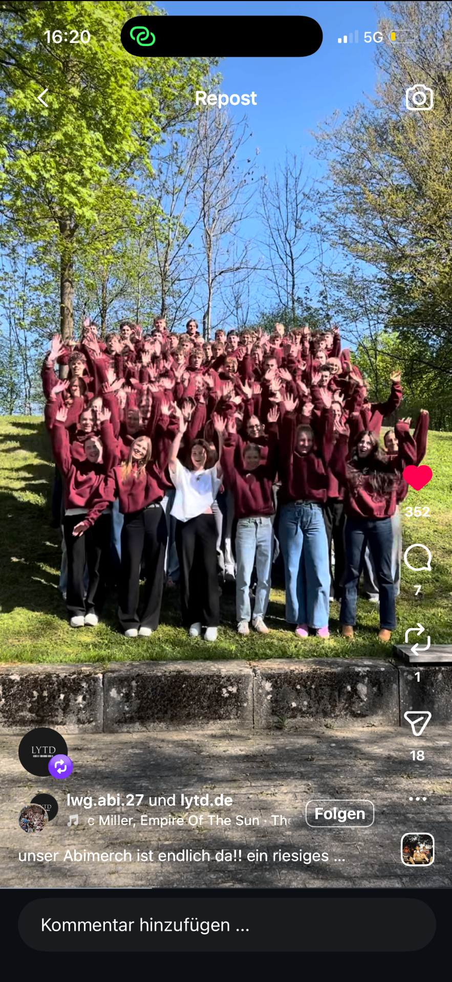 Abschlussjahrgang in LYTD-Hoodies – Reel